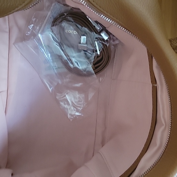 Coccinelle leather bag in camel. - Picture 7 of 8